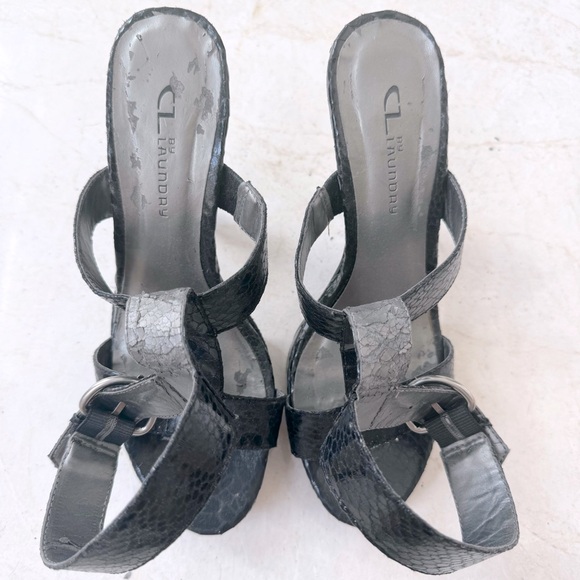 CL by Laundry strappy platform sandals black snake skin size 8M - Picture 6 of 8